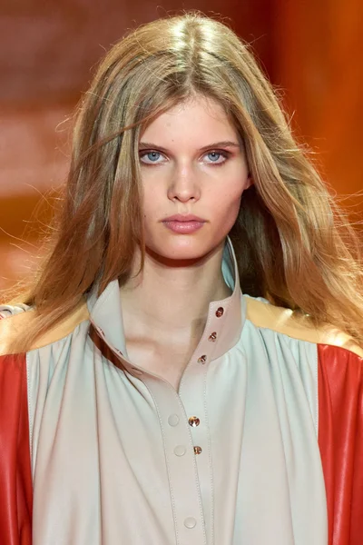 Look 1